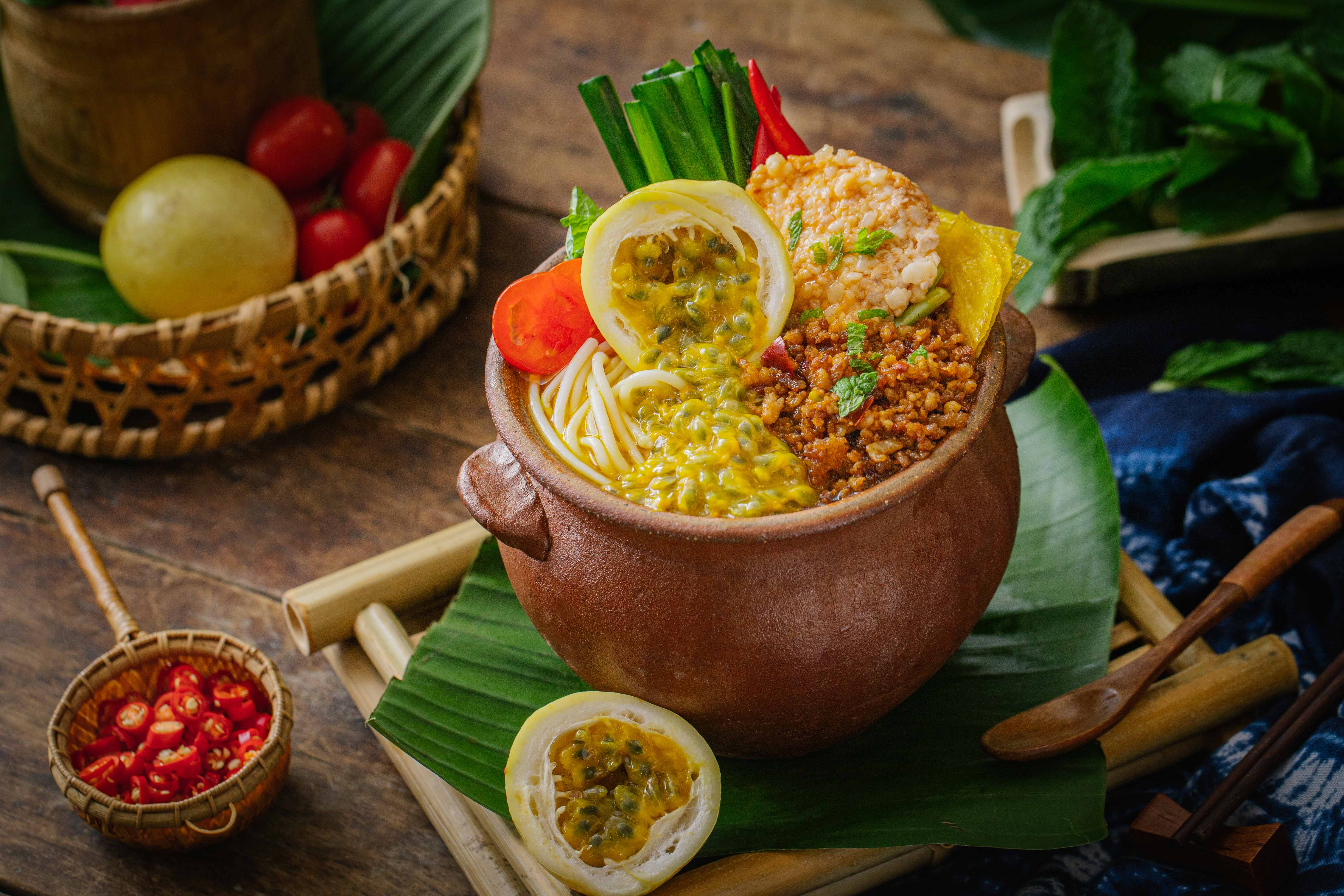 肖蘸-百香果罐罐米线