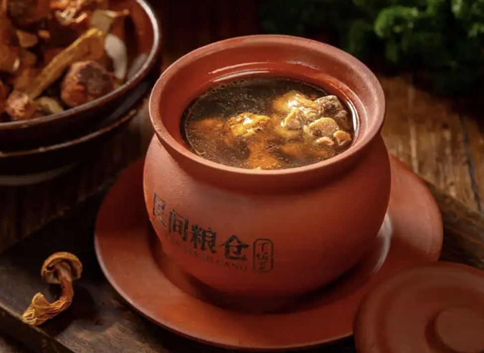 民间粮仓-瓦罐土鸡汤/位